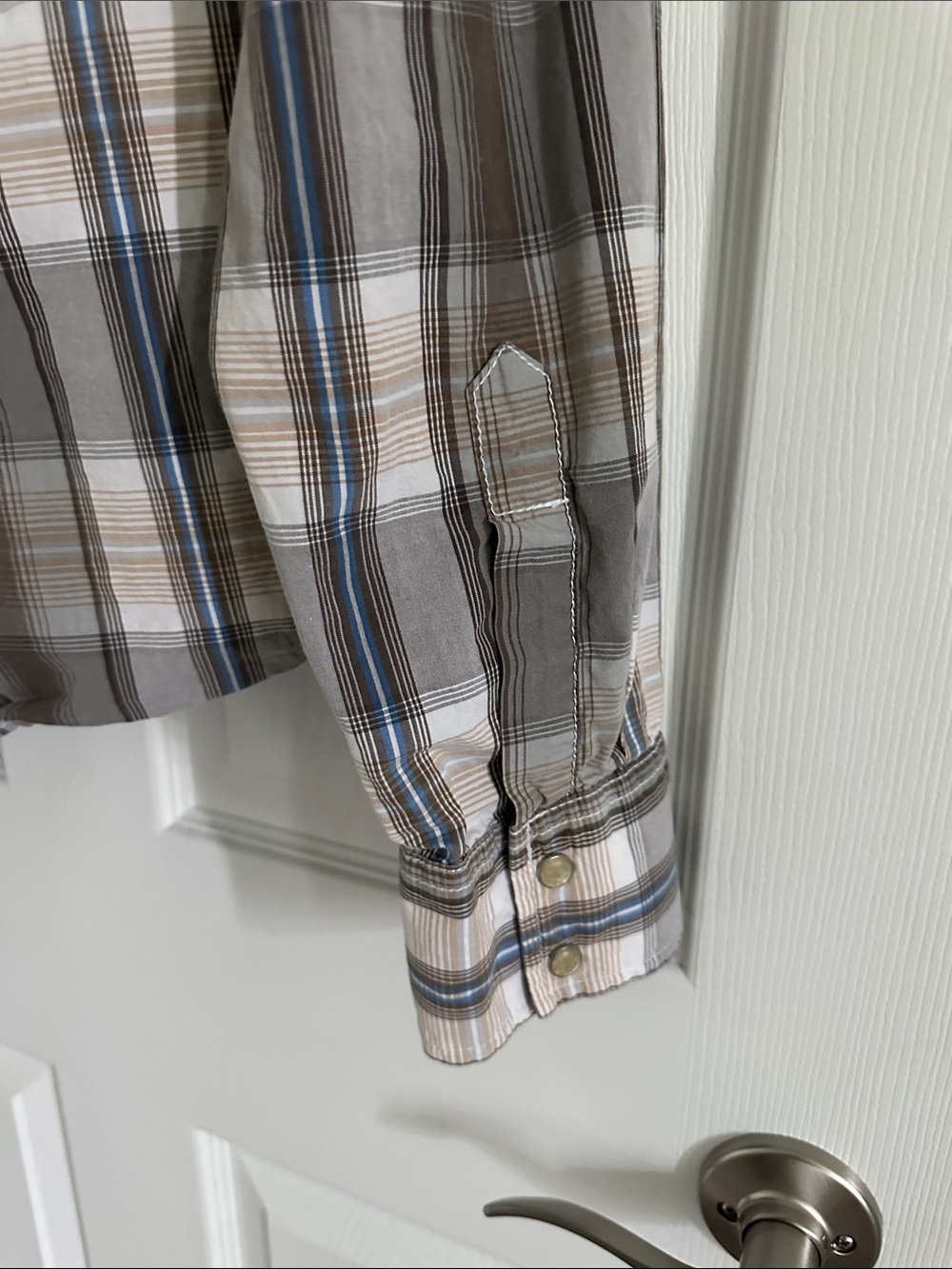 Hollister Western Plaid Button-Down Shirt - Picture 5 of 6
